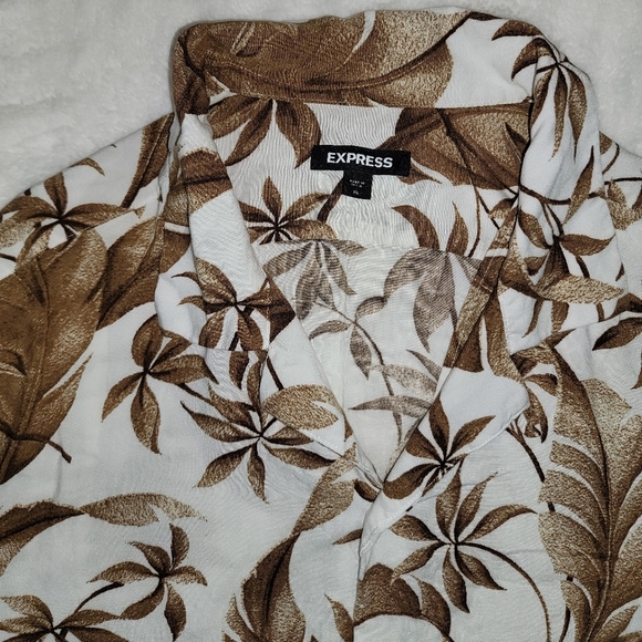 Express Brown and White Casual Button Down Shirt with Tropical Print - Picture 3 of 8